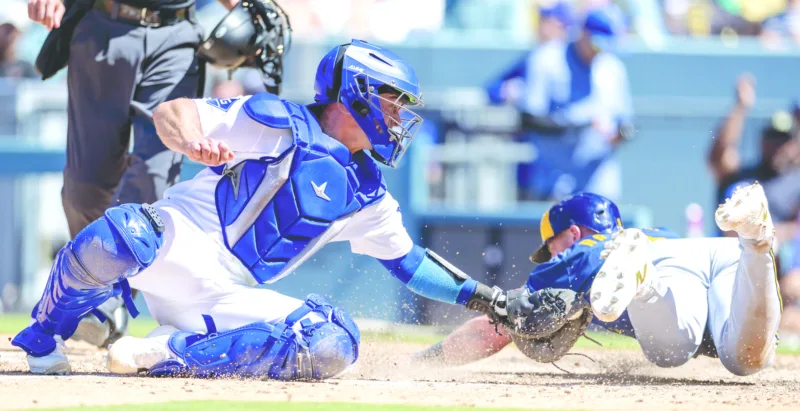 Brewers put stamp on NL with series win at Dodgers